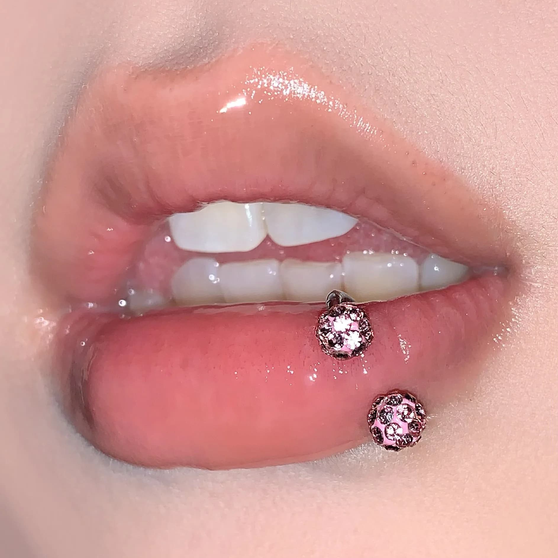 Sparkling Diamond Lip Ring thumbnail 3