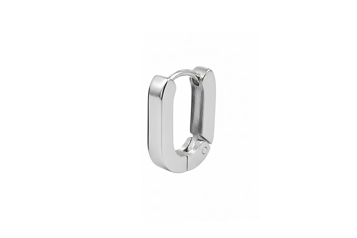 Close-up of the FuJi Carabina silver earring showing the hinged closure and polished rectangular loop